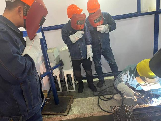 市应急管理局开展安全生产资格考试考务人员特种作业实操业务培训交流